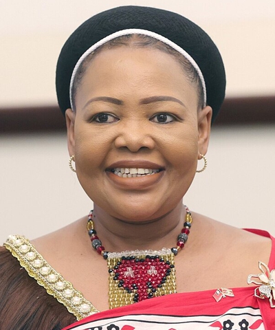 Pholile Shakantu